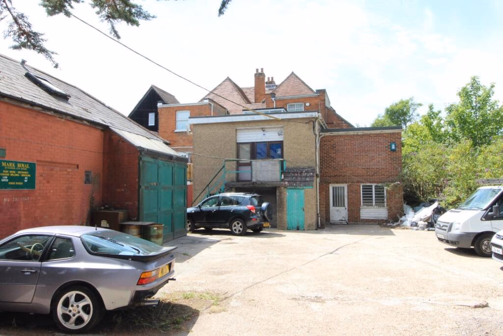 Land for sale - Image 2