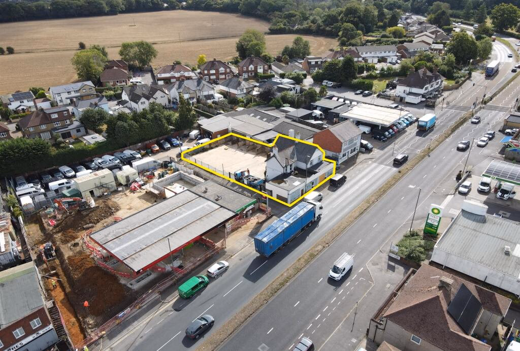 Plot for sale - Image 1