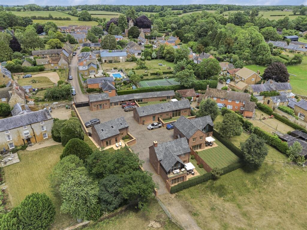 Plot for sale - Image 1