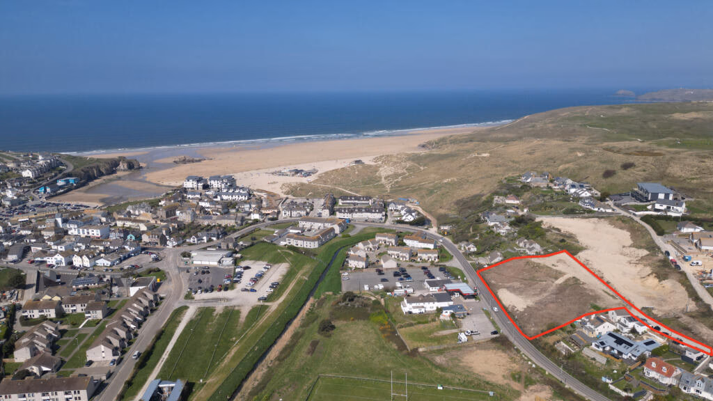 Plot for sale - Image 1