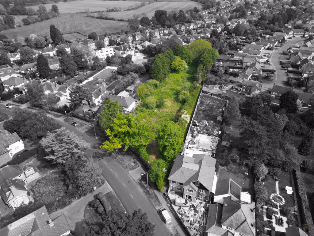 Land for sale - Image 1