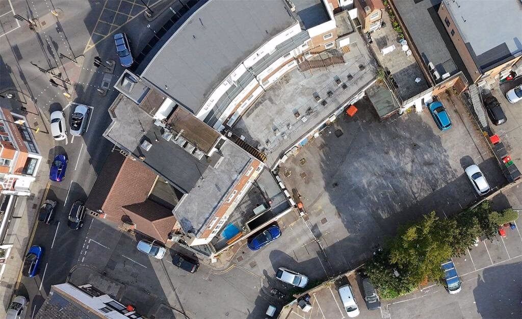 Land for sale - Image 1