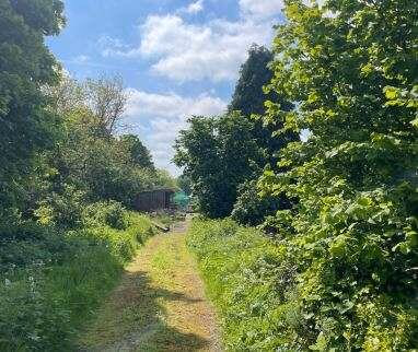 Land for sale - Image 2