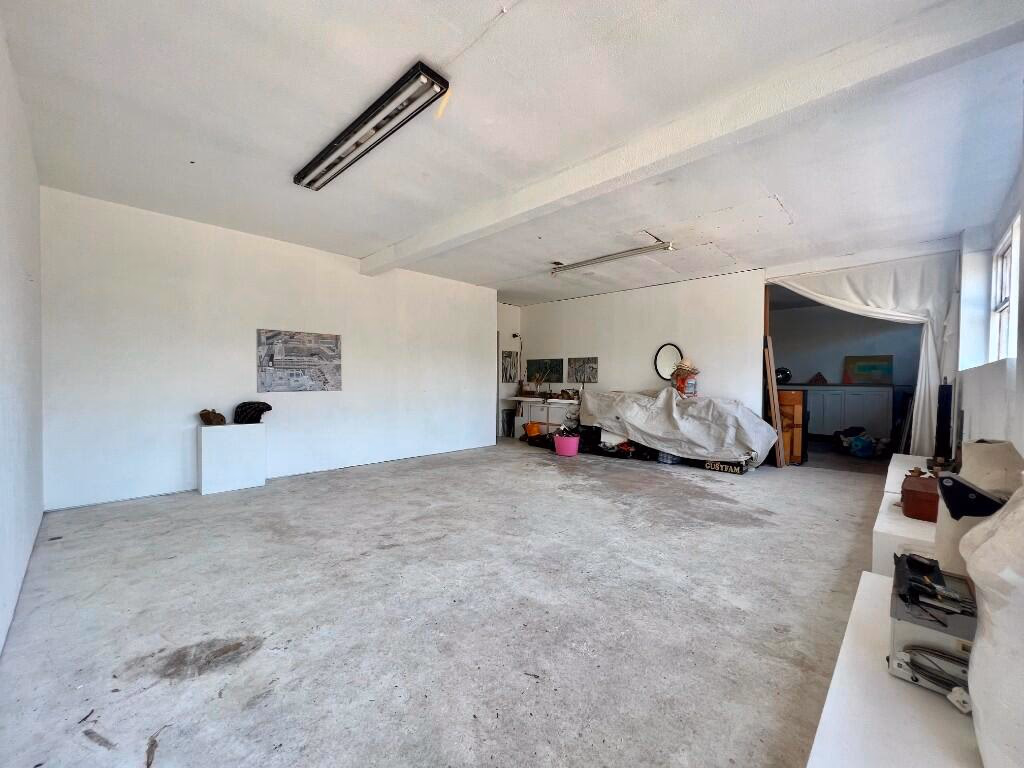 Land for sale - Image 2