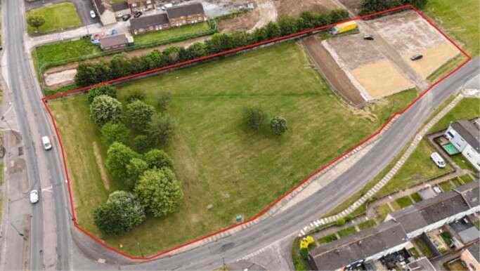 Land for sale - Image 2