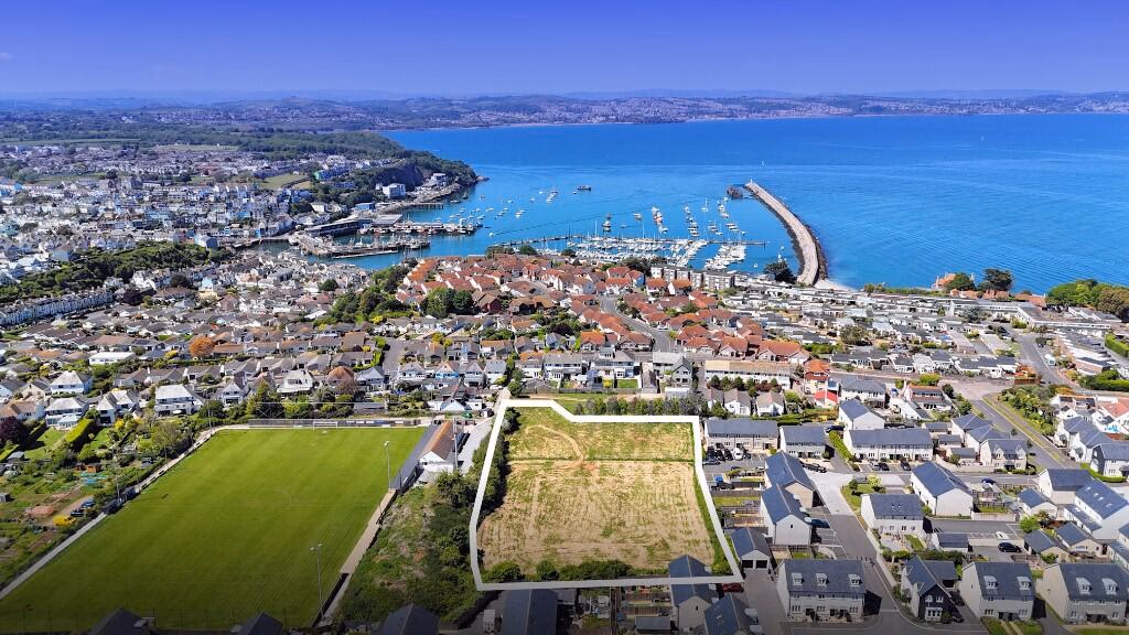 Plot for sale - Image 1