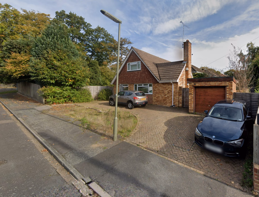 Land for sale - Image 1