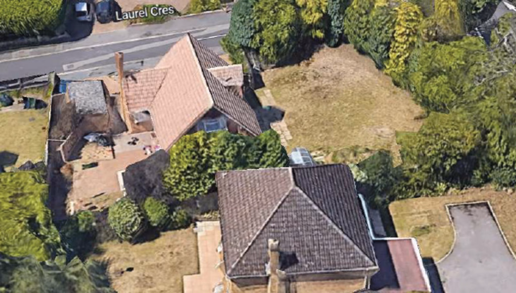 Land for sale - Image 2