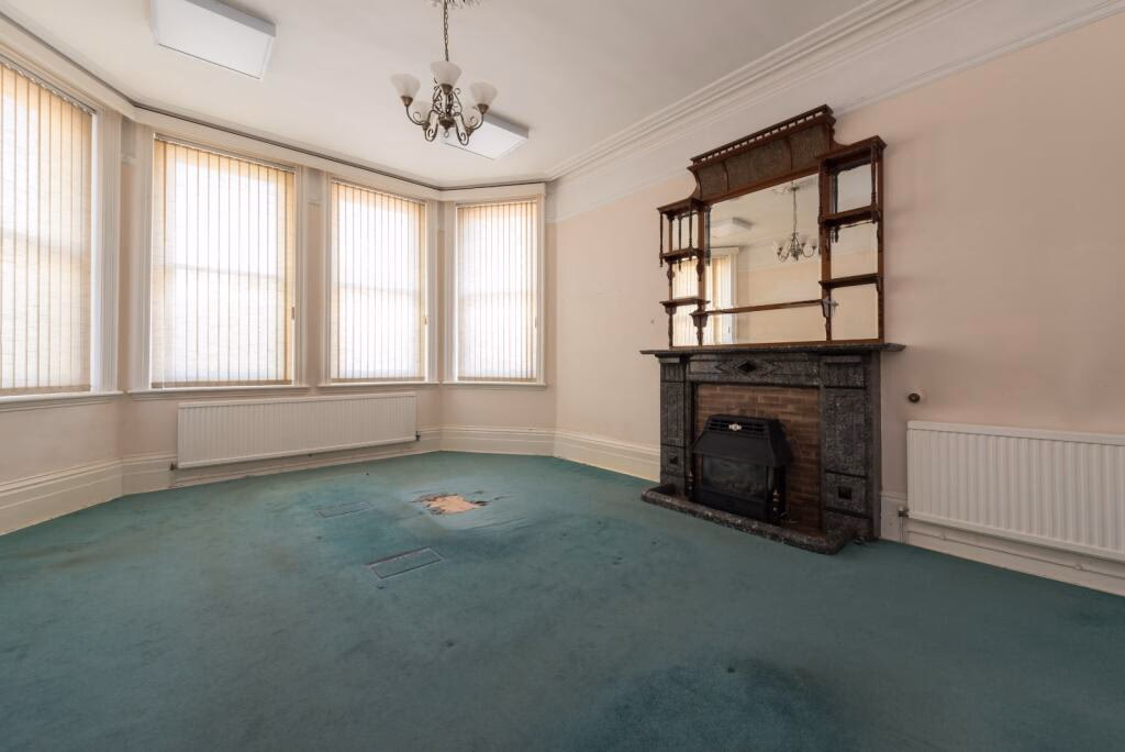 Land for sale - Image 2