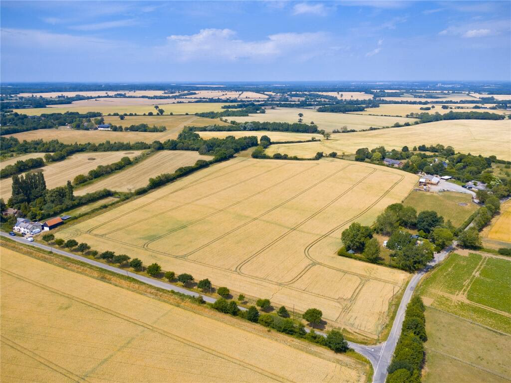 Land for sale - Image 1