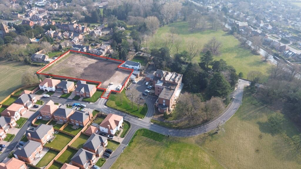 Land for sale - Image 1