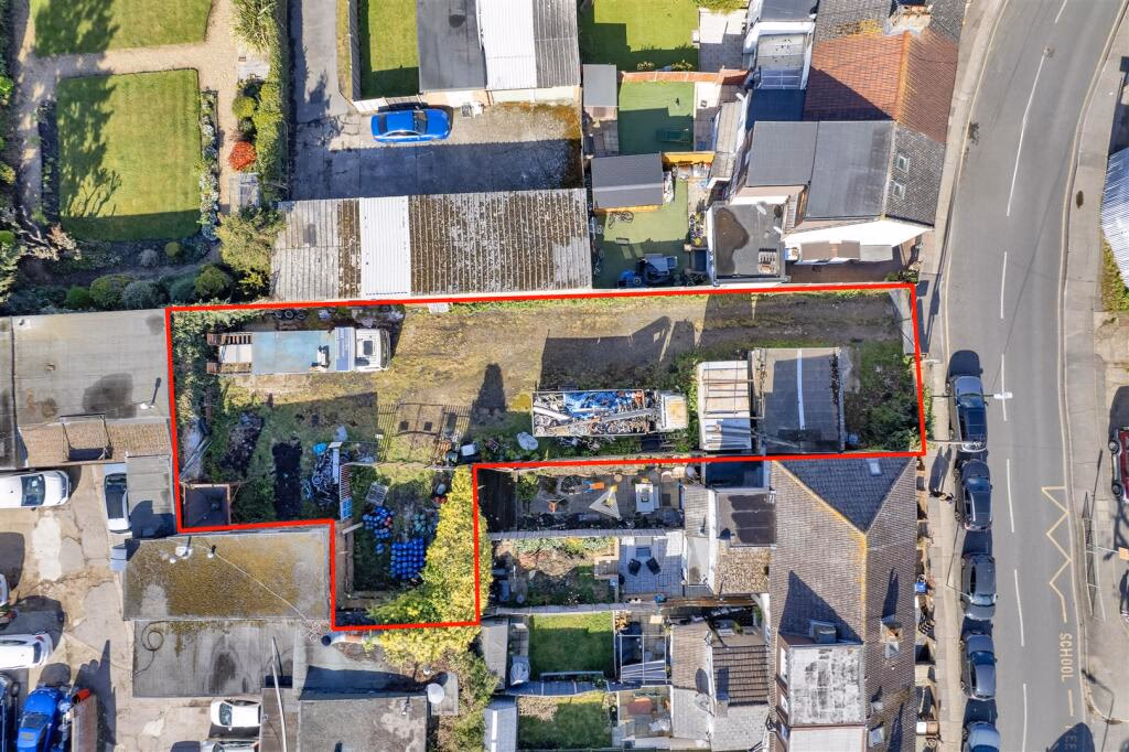 Land for sale - Image 2