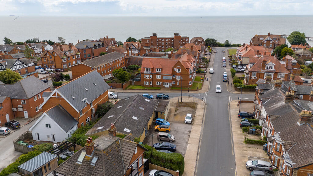 Land for sale - Image 1