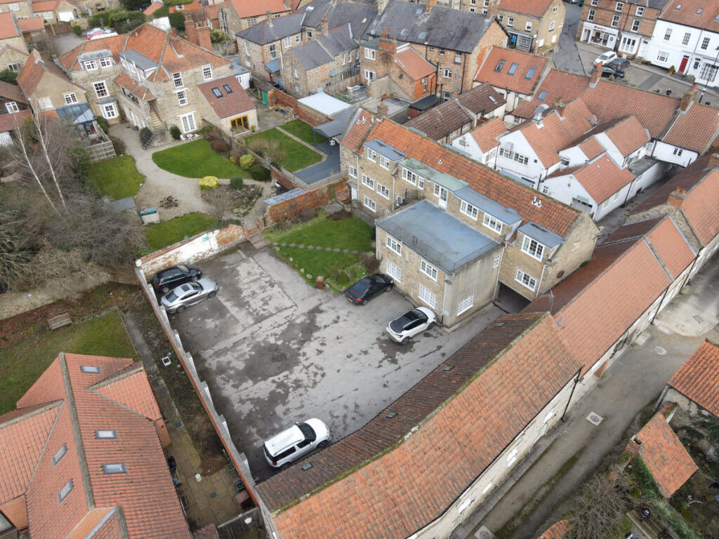 Land for sale - Image 1