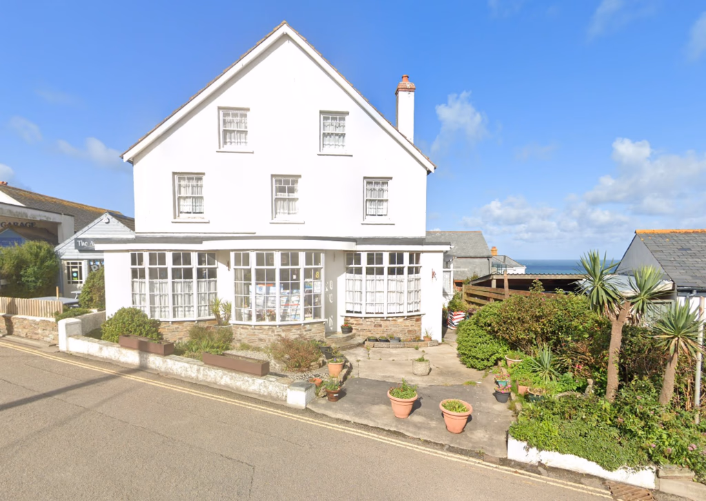 Land for sale - Image 1