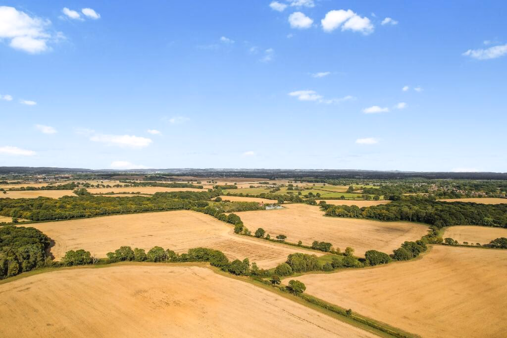 Land for sale - Image 1