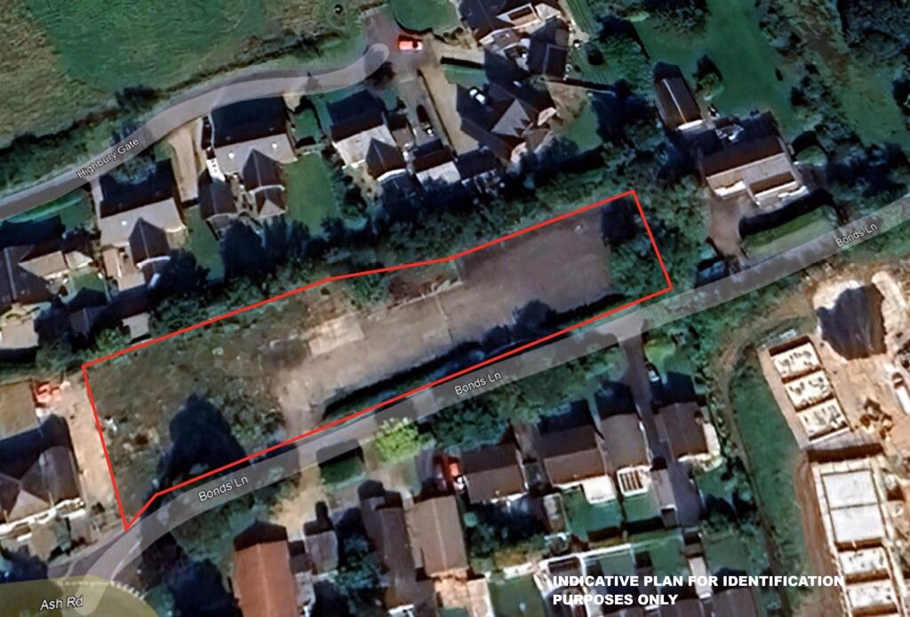 Land for sale - Image 1