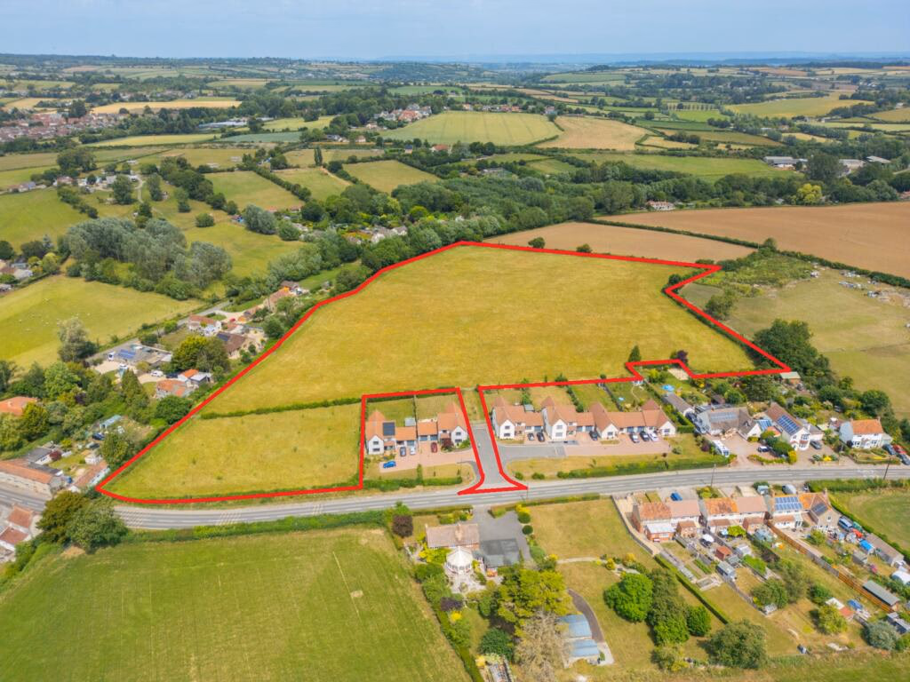 Plot for sale - Image 1