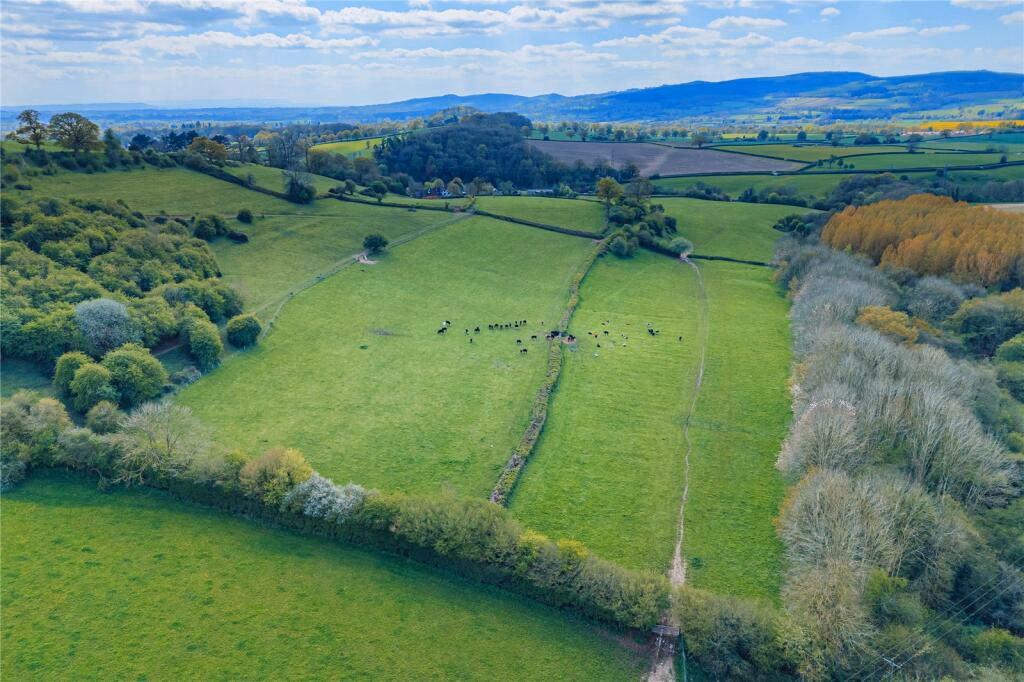 Land for sale - Image 1