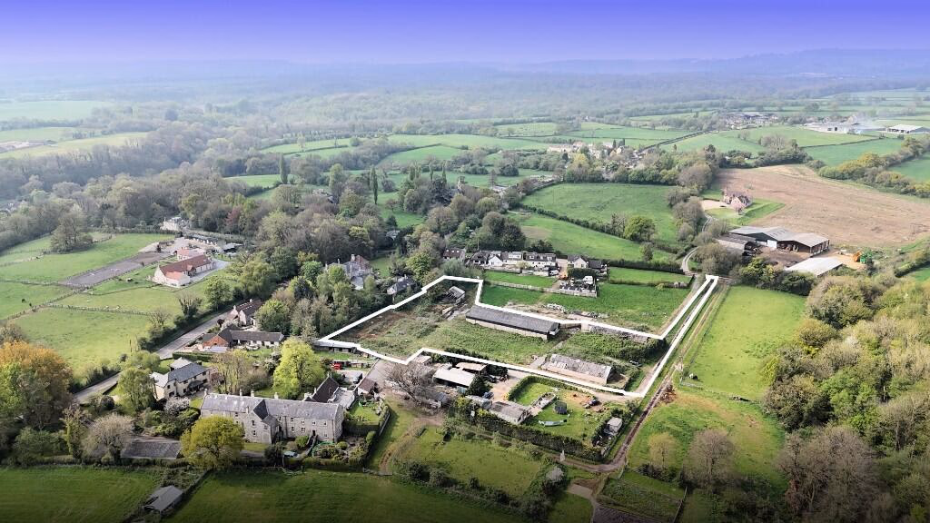 Plot for sale - Image 1