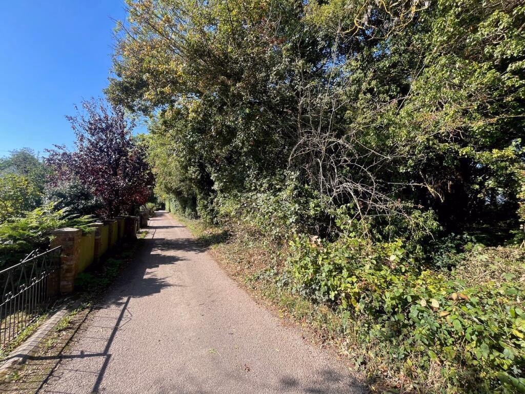 Plot for sale - Image 1