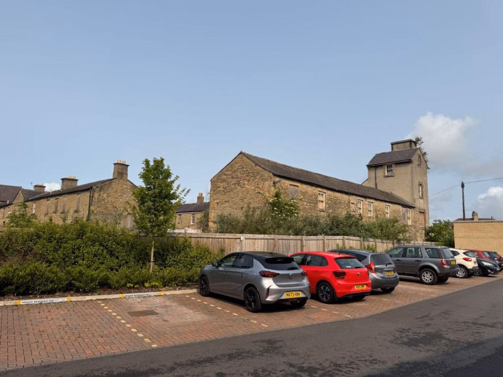 Land for sale - Image 2