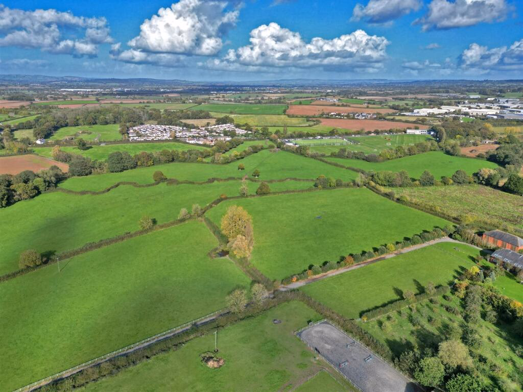 Land for sale - Image 2