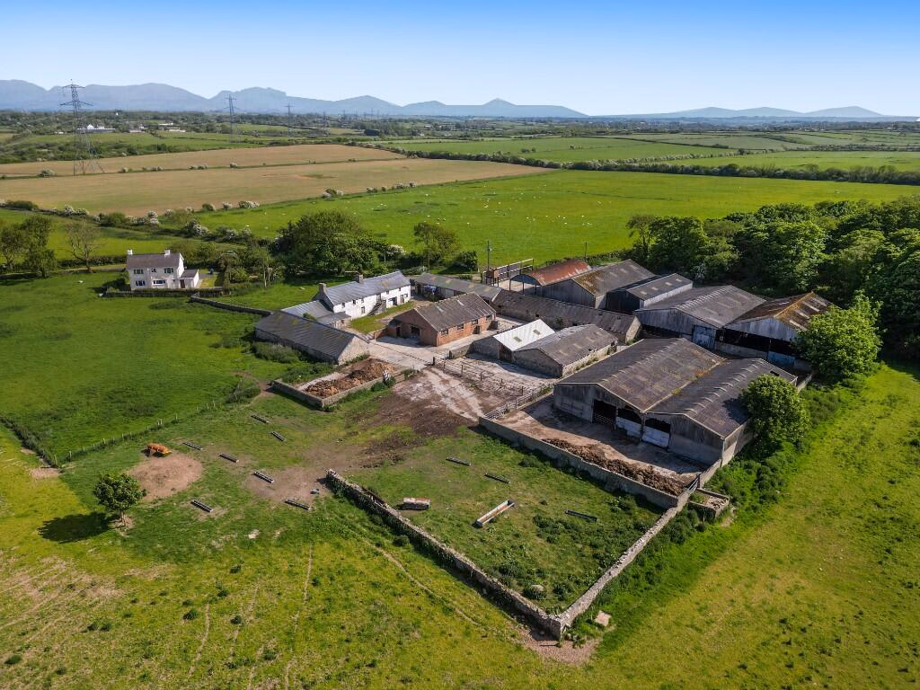 Land for sale - Image 1