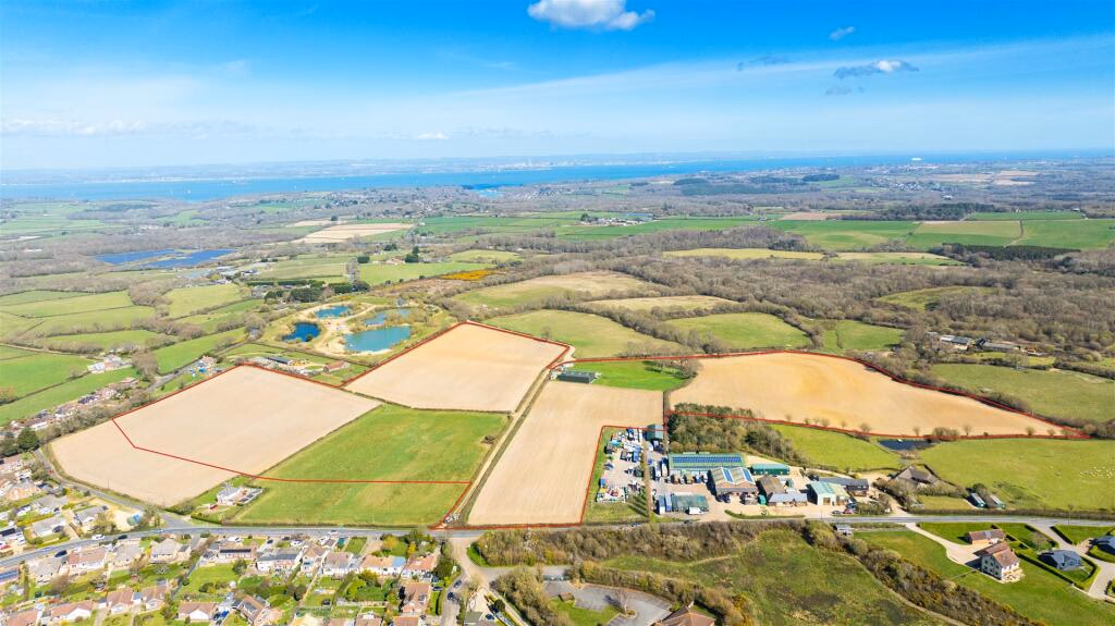 Land for sale - Image 1