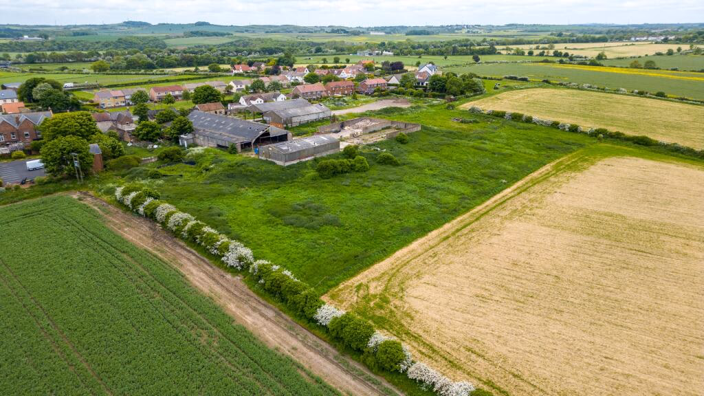 Land for sale - Image 1