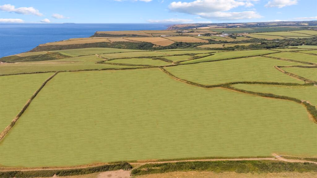 Land for sale - Image 1