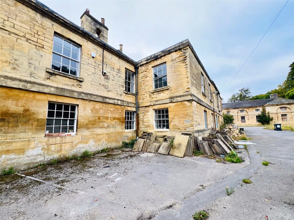 Land for sale - Image 1