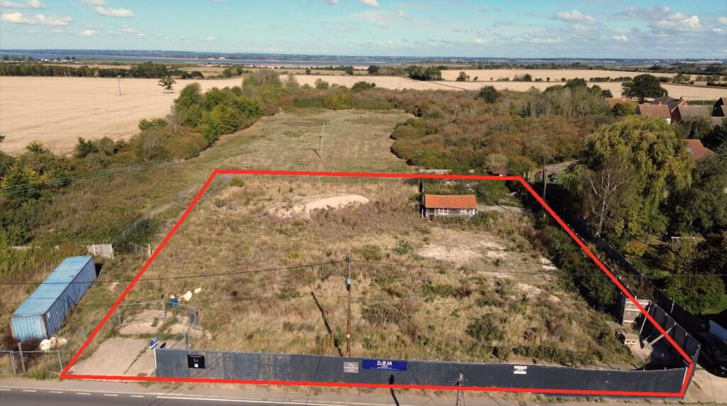 Plot for sale - Image 1