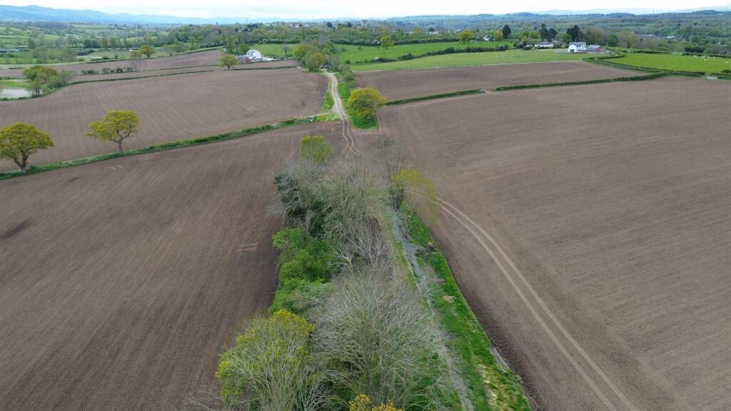 Land for sale - Image 2