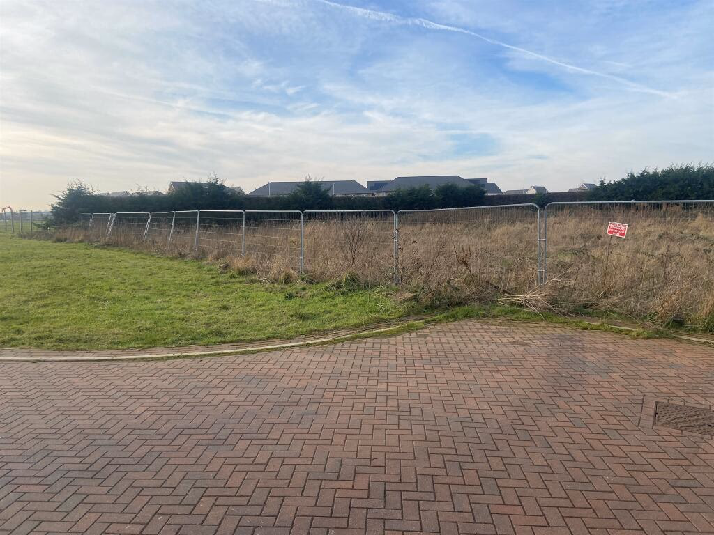 Land for sale - Image 3