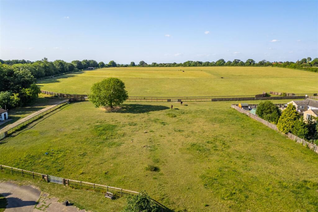 Land for sale - Image 2