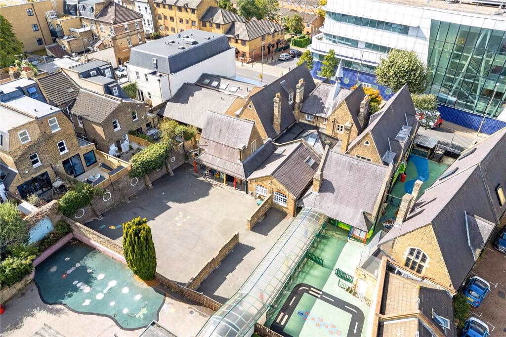 Plot for sale - Image 1