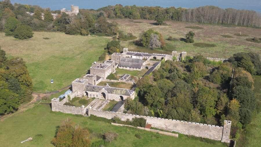 Land for sale - Image 2