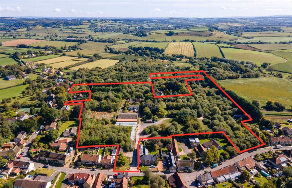 Plot for sale - Image 1