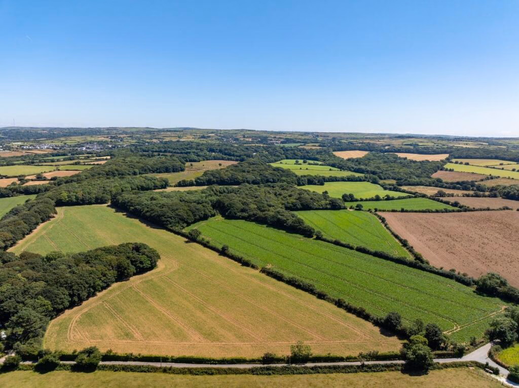 Land for sale - Image 1