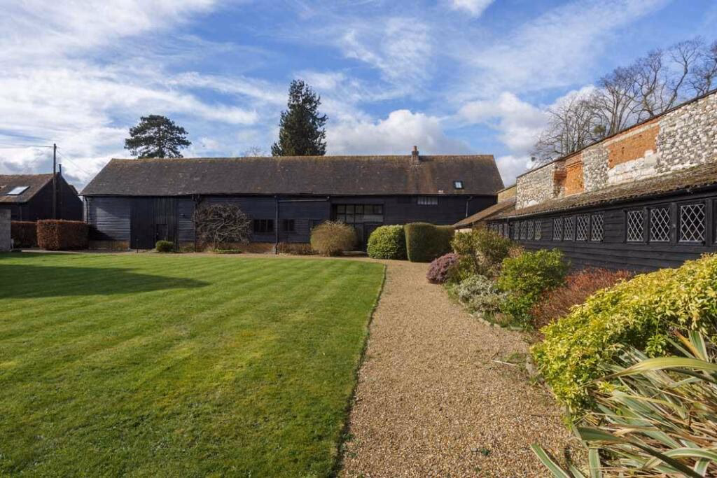 Plot for sale - Image 2