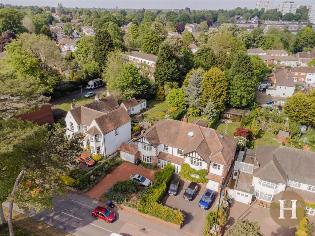 Land for sale - Image 1