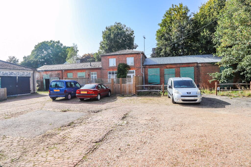 Land for sale - Image 2