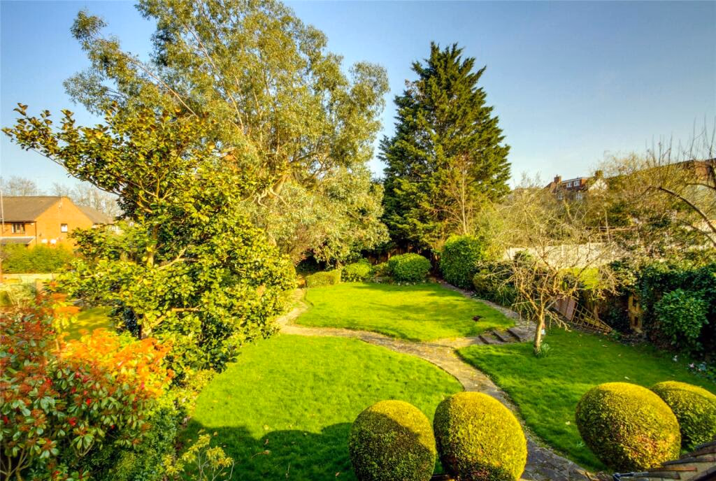 Land for sale - Image 2