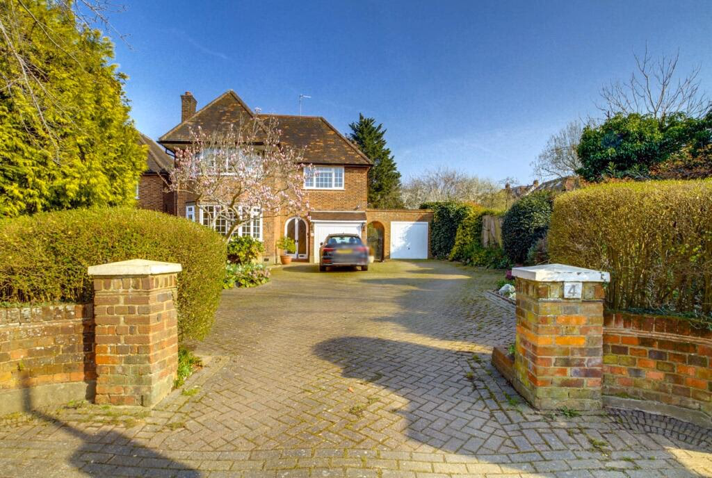 Land for sale - Image 1