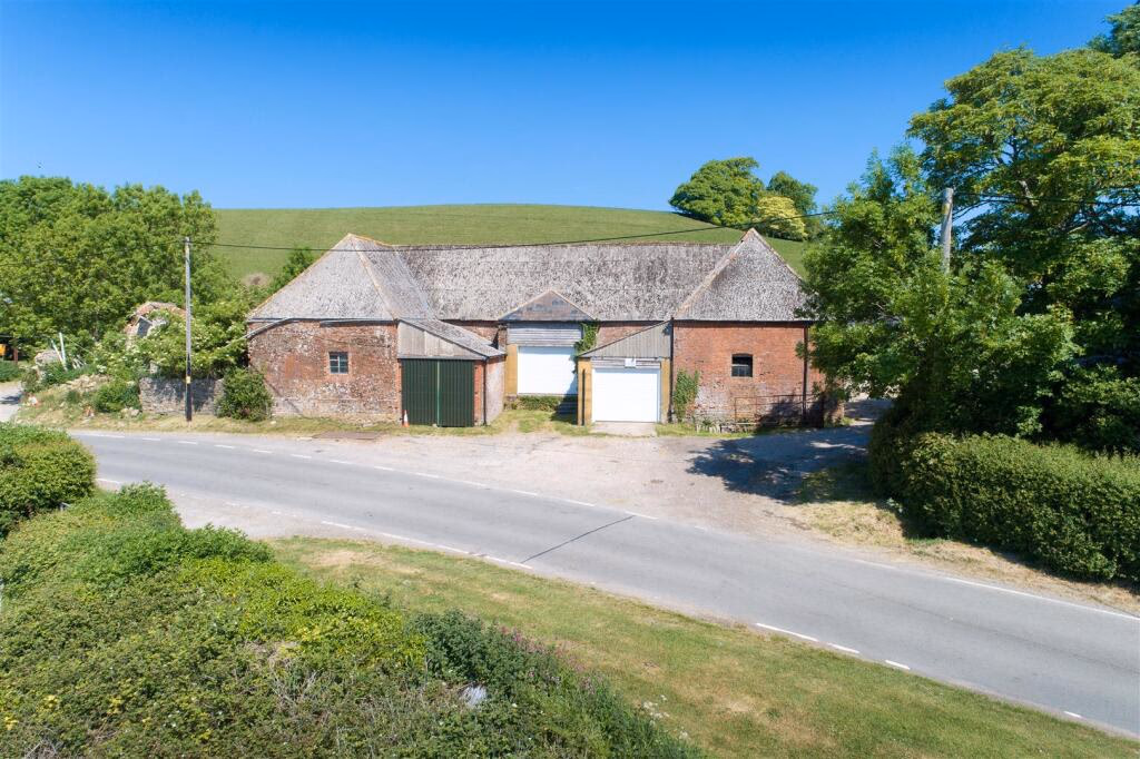 Land for sale - Image 2