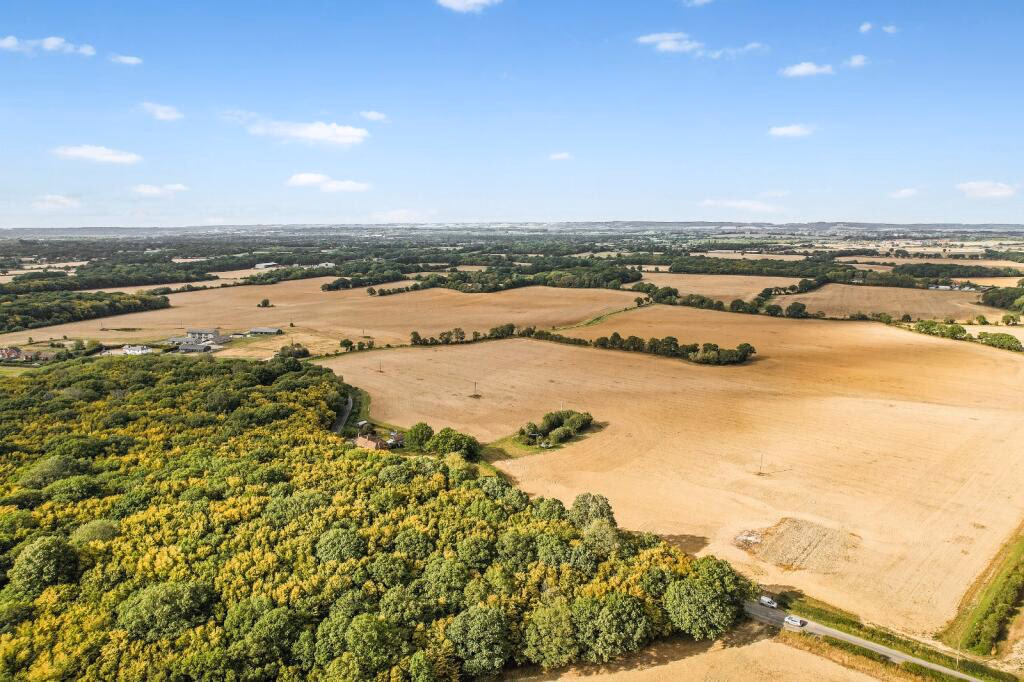 Land for sale - Image 1