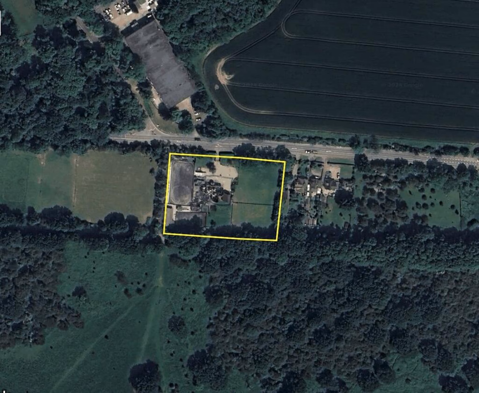 Land for sale - Image 1
