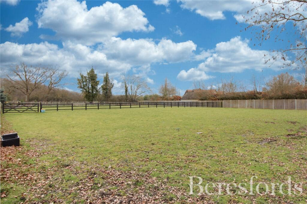 Land for sale - Image 2