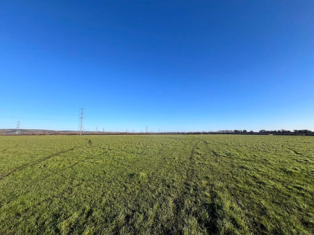 Land for sale - Image 1